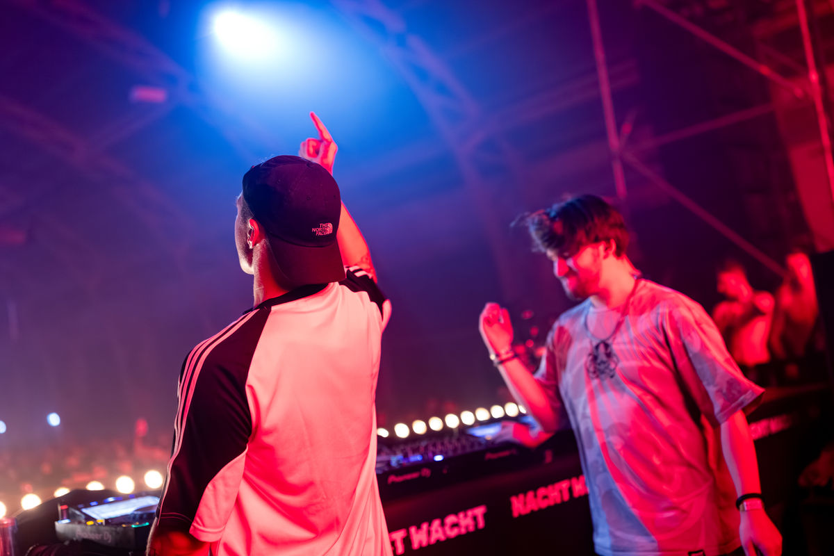 Loading... just a sec